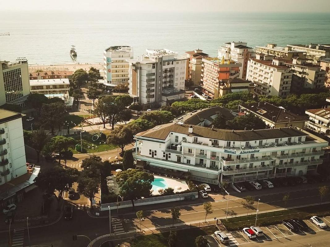 Family Hotel Alexander - Azzurro Club Lido di Jesolo Bagian luar foto